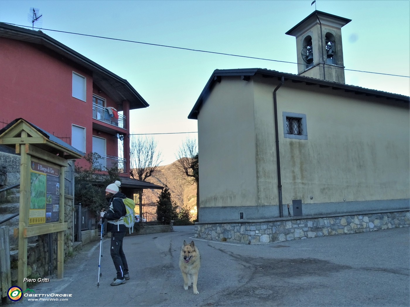 10 Partiamo da Cler di Sedrina (510 m) sul sent. 507.JPG